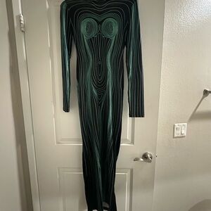 Chic Black and Green Patterned Long Sleeve Dress